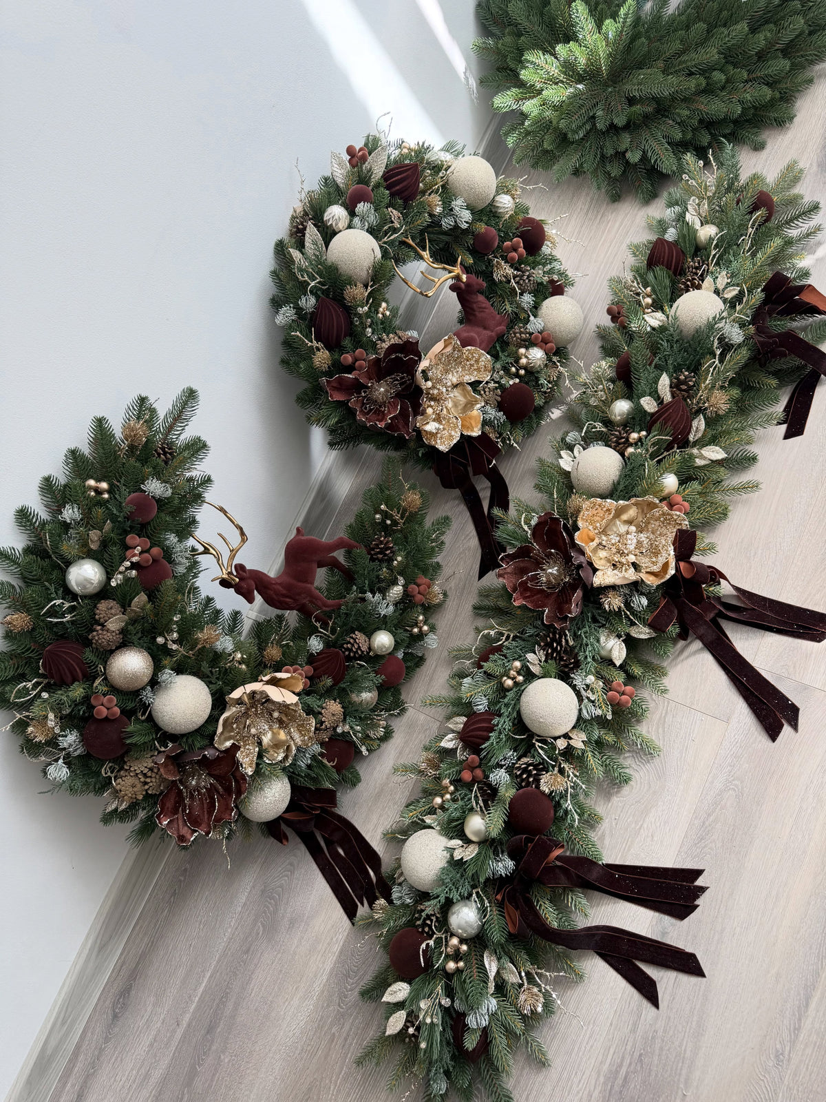 Conjunto Natalino Bosque Imperial – Bordô & Dourado