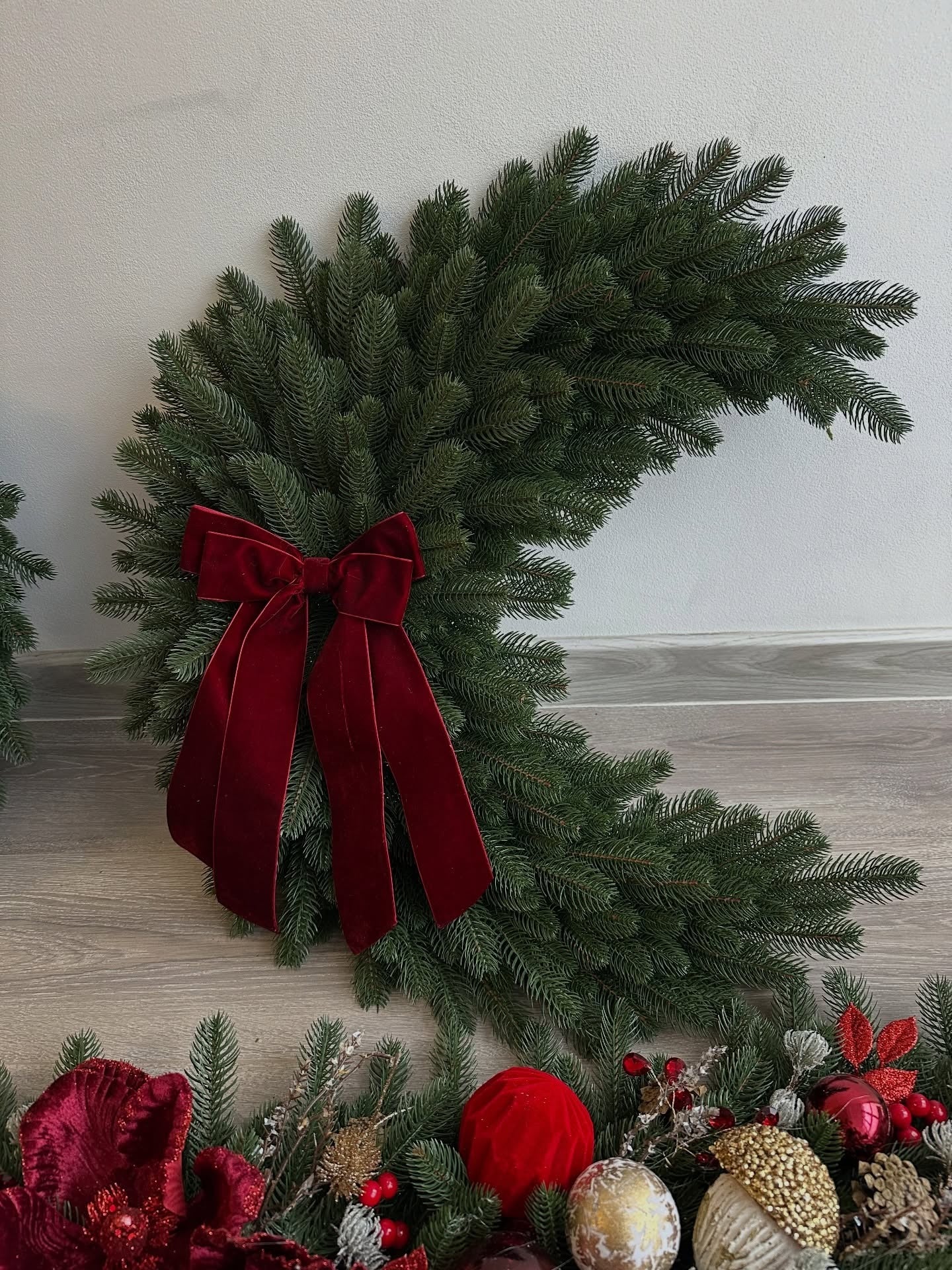 Guirlanda Natalina Lua de Natal em Veludo Rubi