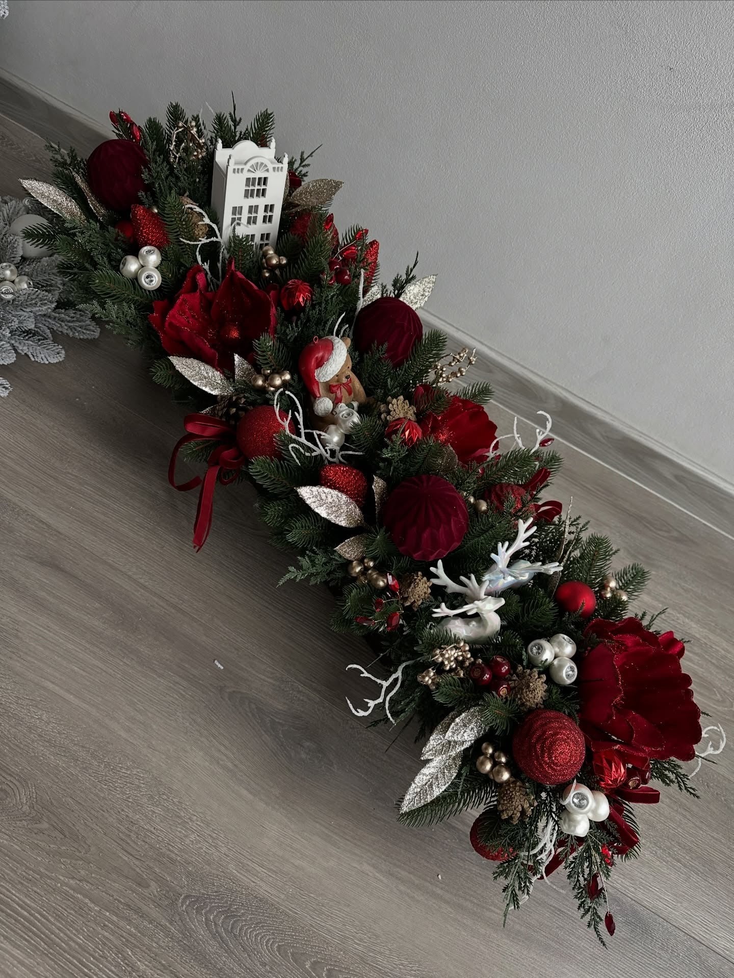 Festão Natalino Vila Encantada – Vermelho, Bordô e Dourado